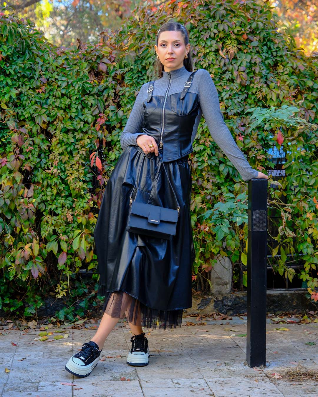 ETEĞİ TÜRLÜ DERİ ETEK