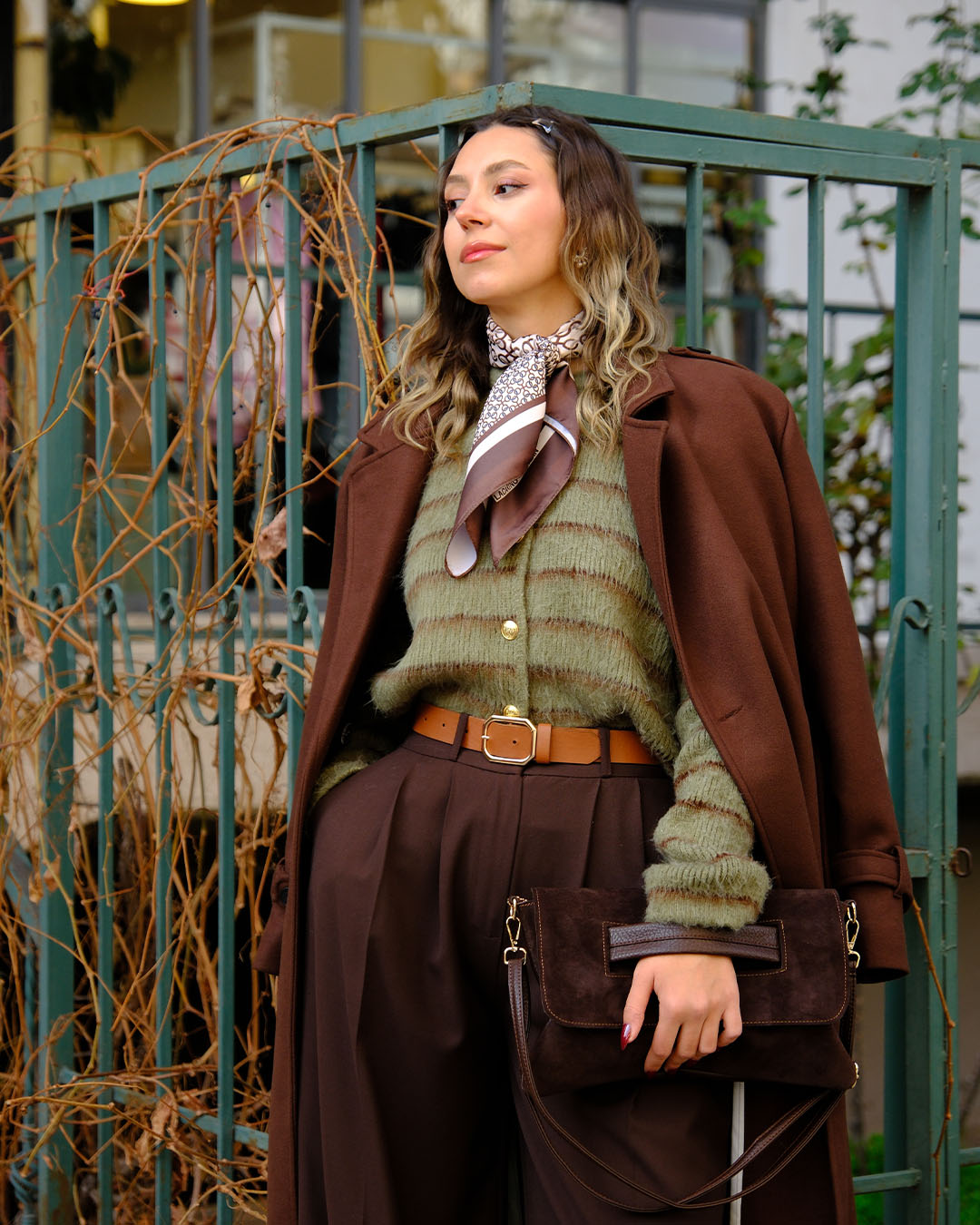 ŞARDONLU İNCE ÇİZGİLİ HIRKA